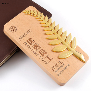 Trophée en Bois Massif au Design Tendance – Événement Annuel de Récompense, Plaques Métalliques en Forme d'Étoile, Trophées Personnalisés - Product Image 6