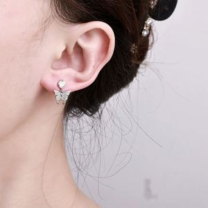 Pendientes de Plata de Ley S925 con Moissanita, Pendientes de Plata de Ley S925 con Moissanita en Forma de Mariposa - Product Image 3
