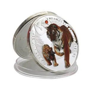 Animales en peligro de extinción del mundo Moneda de desafío chapada en plata Medalla conmemorativa de color de animales raros Recoger regalo