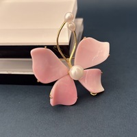 Broches romantiques en forme de papillon rose avec incrustations de jade et de perles pour femmes, à porter au quotidien
