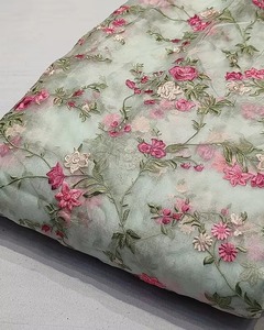 Oferta Especial en Tela de Moda para Mujer con Bordado y Estampado, Material Suave y Duradero para Prendas y Diseños Personalizados Disponibles para la Venta - Product Image 1