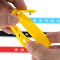 Bracelet en silicone souple multicolore personnalisé de 21 cm avec trous pour breloques de chaussures en gros