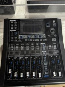 新贸易节 MD-18 专业18通道数字调音台适用于舞台卡拉OK会议婚礼DJ调音台 - Product Image 2