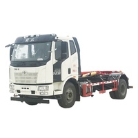 FAW J6 – camion à ordures avec crochet de levage, 12 m3