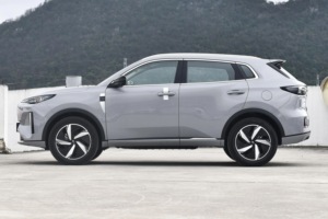 Miglior prezzo 2025 Changan Qiyuan Q05 veicolo elettrico Plug-in 5 porte 5 posti <span class=keywords><strong>auto</strong></span> compatte nuova energia per la vendita - Product Image 2