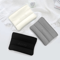 Doux femmes voyage rouge à lèvres sanitaire conteneur emballage fermeture éclair Logo personnalisé lettre Quilting couture étui à cosmétiques trousse de maquillage