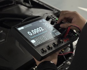 Oscilloscope tablette Micsig MHO14-100 100 MHz 4 canaux 1 GSa/s 110 Mpts 12 bits écran tactile 8 pouces avec multimètre et batterie 16000 mAh - Product Image 3