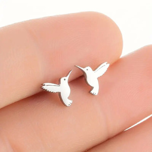 Orecchini Minimalisti a Forma di Uccellino, Stile Metallico Ispirato al Colibrì, Eleganti Orecchini da Donna alla Moda, Gioielli Regalo - Product Image 4