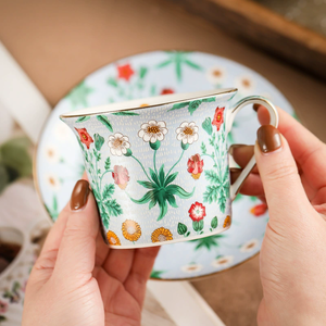 Service à thé en porcelaine fine de la série Blooming, design original, tasse à café en céramique noire avec soucoupe pour le thé anglais de l'après-midi - Product Image 4