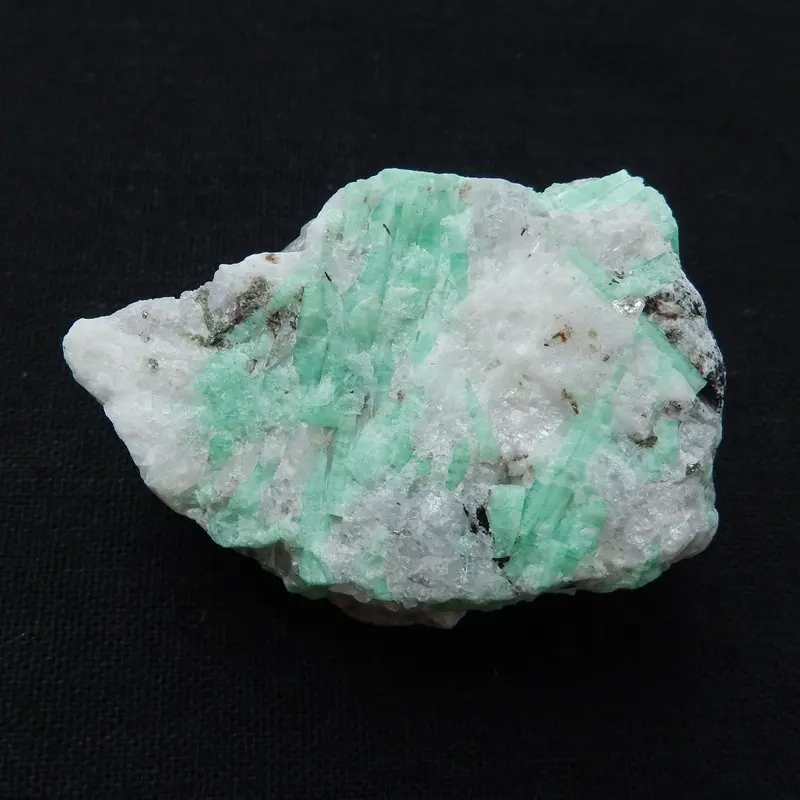 Natural Raw Stone Emerald Green Rough Original Gem Mineral Gemstones