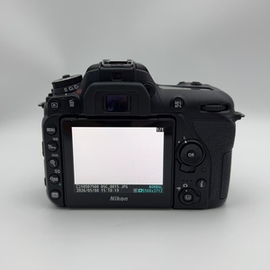 กล้อง Nikon <span class=keywords><strong>D7500</strong></span> DSLR มือสองของแท้ ขายส่ง ความละเอียด 20.9MP ถ่ายวิดีโอ 4K UHD 8fps SnapBridge Bluetooth คุณภาพพรีเมียม สำหรับขายต่อ - Product Image 3