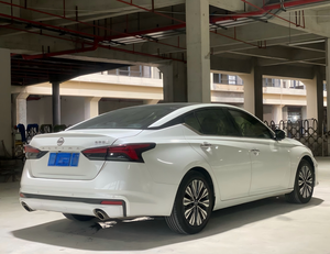 Nissan Teana 2.0L berline automatique 2022 d'occasion, conduite à gauche, pneus R17, 6 airbags, écran tactile 12,3 pouces, intérieur cuir, entrée sans clé - Product Image 3