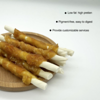 Bâton de cuir brut enveloppé de poulet naturel Offre Spéciale chien mâche chien traite la viande de poulet bâton molaire pour l'entraînement