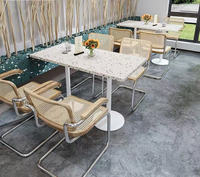Modernes Kommerzielles Holz-Rattan Esszimmer-Set für Restaurant und Hotel Tisch und Stühle Möbel mit Edelstahl und Rattansitzen