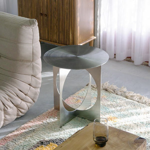 Mesa Auxiliar Redonda Moderna y Minimalista para Sala de Estar de Apartamentos Pequeños, Mesa de Centro Creativa de Acero Inoxidable con Embalaje para Envío - Product Image 3