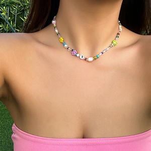 عقد صيفي من Zooying على شكل زهرة مُزين بالخرز والبذور مصنوع يدويًا وعقد جميل مزين بالخرز والقفل ملون للسيدات - Product Image 2