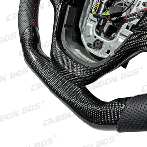 Volant très vendu, entièrement en fibre de carbone noire, cuir perforé avec surpiqûres rouges, compatible avec VF - Product Image 3