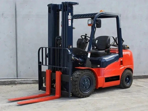 Chariot élévateur tout-terrain rouge de 3 tonnes Nouveau moteur diesel alimenté pour la construction Ferme Détail Restaurant Pompe à 3 étages Palette - Product Image 3