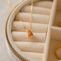 Collier en forme de goutte d'eau Jeutelis Niche Design : 12 teintes de pierres de naissance |   Anti-oxydation |   Chaîne minimaliste de luxe légère pour femmes**
