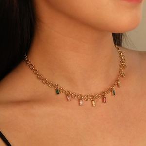 Collar de Cadena de Acero Inoxidable con Colgante de Zirconia Baguette Colorida Chapado en Oro de 18k, Diseño de Flor Hueca, Joyería de Moda - Product Image 3