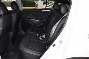 Autos Usados 2015 <span class=keywords><strong>Sportage</strong></span> <span class=keywords><strong>2</strong></span>.0L GLS 6AT FWD SUV Compacto de 5 Plazas en Buen Estado, Volante a la Izquierda, Gasolina - Product Image 5
