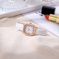 Jam Tangan Kuarsa Wanita Mewah Model Baru, Kulit Bulat, Aksen Logam, Kaca, Ukuran Kecil, Cocok untuk Pelajar, Hadiah Populer