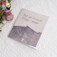 Impression de livres de fiction brochés, reliure parfaite, conception de couverture personnalisée pour les romans jeunes adultes en édition de masse