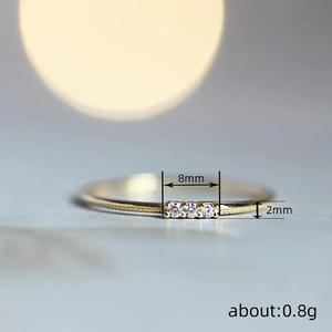 Anello da Donna T0543 in Oro Massiccio 18K con Diamante Taglio Brillante Rotondo Colore G Naturale, Anello di Fidanzamento Minimalista - Product Image 5