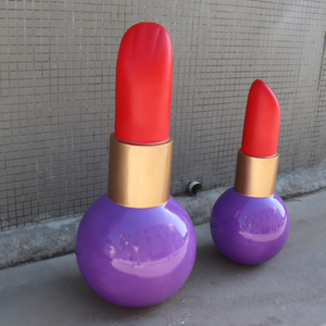 ประติมากรรมเครื่องสําอางไฟเบอร์กลาสรูปปั้นลิปสติกเรซินขนาดใหญ่แบบกําหนดเองสําหรับขาย - Product Image 2