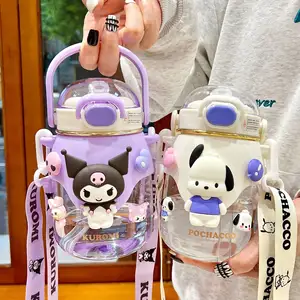 2023 Sanrio botella de agua de plástico para niños con pajita 820ml Linda botella de agua para beber Sanrio venta al por mayor regalos para niños tazas de agua