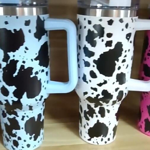 DD1757 Nuevo Vaso de Viaje con Asa, Taza de 40 oz con Aislamiento al Vacío para Coche, Mantiene Frío, Diseño de Grano de Vaca, Vaso para Boba y Cerveza - Product Image 3
