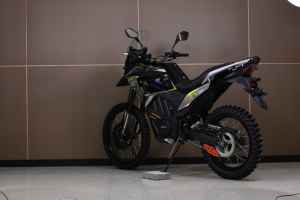 Moto tout-terrain électrique BNK 72V 18kW de haute qualité pour adultes, vitesse maximale de 110 km/h, accélération 0-100 km/h en 7,8 secondes, autonomie de 150 km, indice de protection IP67, moto de luxe - Product Image 5