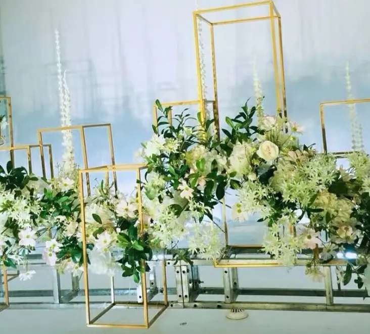 4 adet düğün centerpieces sütun standı Metal ayağı yol kurşun sütunlar düğün masa Centerpieces raf olay parti dekorasyon
