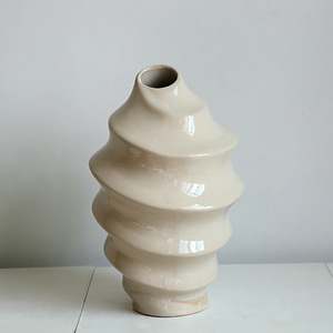 <span class=keywords><strong>Vaso</strong></span> di argilla di lusso fatto a mano <span class=keywords><strong>Beige</strong></span> e crema con finitura bianca lucida moderno stile europeo per interni per uso da tavolo o da pavimento - Product Image 3