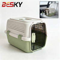 Cage de transport pour animaux de compagnie OEM/ODM, petite, portable, respirante, en plastique, pour chat et chien, avec porte en fil métallique sécurisée