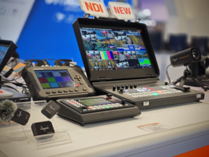 AVMATRIX SHARK H4M: Mezclador de Video HDMI de 4 Canales Todo en Uno y Mezclador de Audio Profesional con Transmisión SRT RTMP y Grabación para Transmisiones en Vivo - Product Image 6