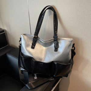 Sac à bandoulière en cuir de haute qualité pour femme, tendance et personnalisable, best-seller - Product Image 5