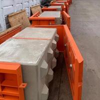 Moule de fabrication de blocs emboîtables en acier robuste pour blocs de béton, mur à empilage sec, taille personnalisée