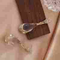Boucles d'oreilles longues en forme de larme irrégulière en résine de cristal transparent plaqué or chunk artistique pour femmes