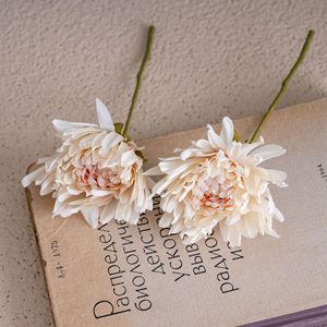 CallaFloral Chrysanthème Artificiel à Branche Unique Blanc Décoration de Mariage Style Ins - Product Image 1