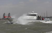Bateau-taxi à passagers en fibre de verre de 13,5 m, 40 places, à vendre