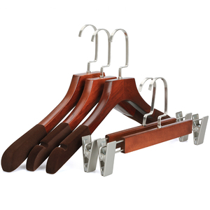 Подгонянная Высококачественная Роскошная противоскользящая винтажная деревянная вешалка для одежды с бархатом - Product Image 1