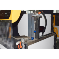 Scie de découpe automatique CNC à double tête pour roulements de moteur de fenêtres et portes en aluminium à rupture de pont thermique, coupe haute précision à 45 degrés