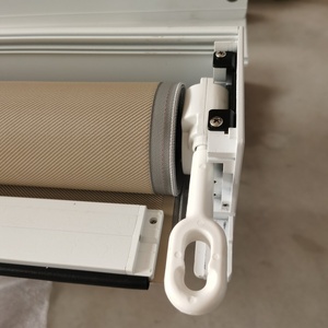 <span class=keywords><strong>Mosquitera</strong></span> Exterior y Persiana Enrollable <span class=keywords><strong>Motorizada</strong></span> con Control de Manivela y Protección de Privacidad, de Fábrica China - Product Image 6