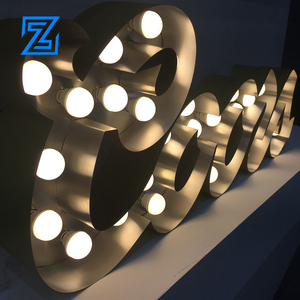 Enseigne lumineuse géante « Mr and Mrs » – Lettres d'amour géantes de 3, 4 ou 5 pieds avec ampoules LED - Product Image 4