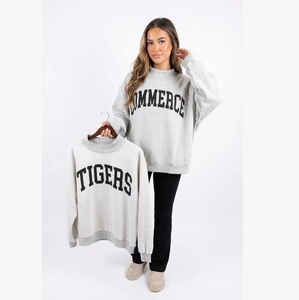 <span class=keywords><strong>Felpa</strong></span> da donna <span class=keywords><strong>vintage</strong></span> <span class=keywords><strong>oversize</strong></span> con bordo grezzo, stampa a lettere ad arco, manica lunga, girocollo ampio, all'ingrosso - Product Image 1