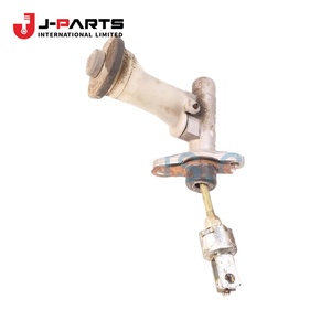 Réservoir de liquide d'embrayage (cylindre maître) pour Toyota Hilux Surf RZN169 1999-2004 Référence OE 31402-35120 3140235120 - Product Image 1