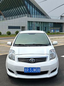 Toyota Yaris 1.6L 4AT Hatchback d'occasion 2011 – Voiture compacte japonaise économe en carburant, véhicule d'occasion fiable pour l'exportation - Product Image 2