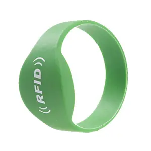 लिखने योग्य निविड़ अंधकार निष्क्रिय एनएफसी कंगन आरएफआईडी सिलिकॉन Wristband