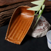 Panier de rangement en bambou tressé à la main japonais, accessoires de cérémonie du thé laqués, art populaire écologique et design suspendu moderne